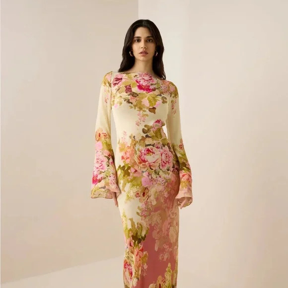 Elegant Floral Long Sleeve Dress - Picture 2 of 9